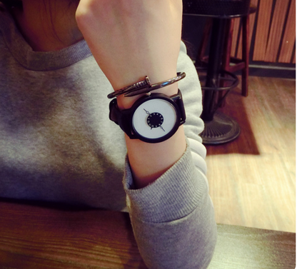 Minimalist Couple Watches Black & White – A Timeless Connection